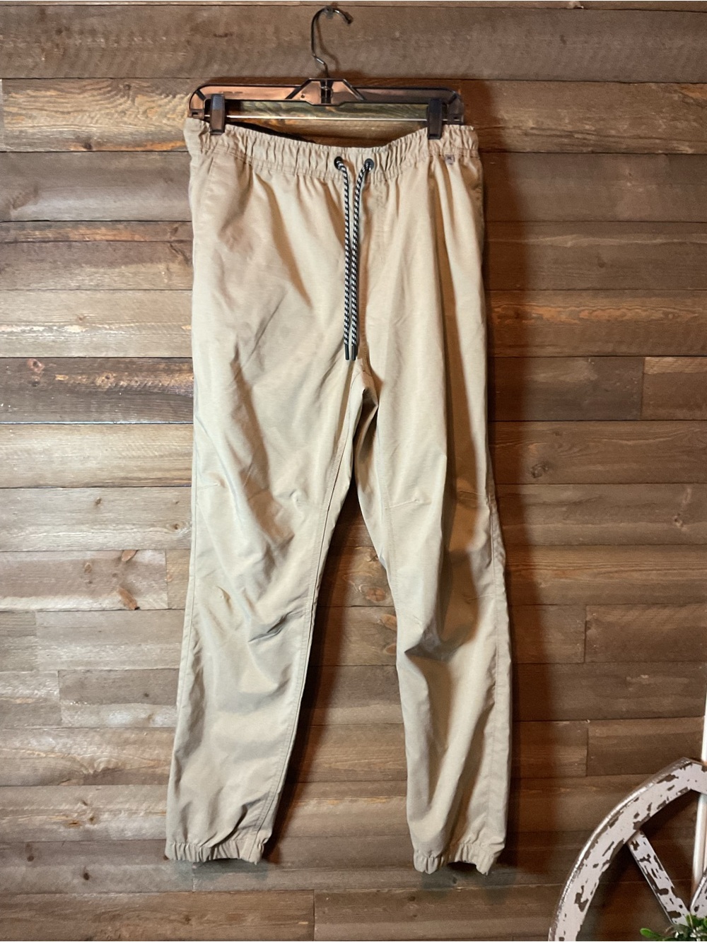 Men’s Hurley Tech Twill Joggers Tan Elastic Waist and Drawstring Size Large